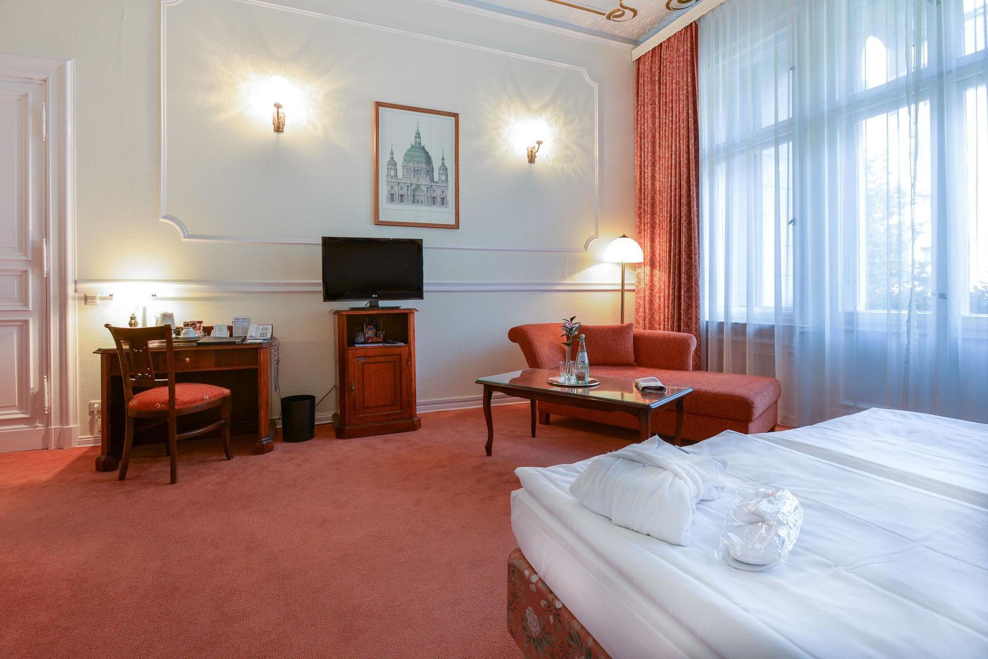 Henri Kurfuerstendamm Hotel 4*